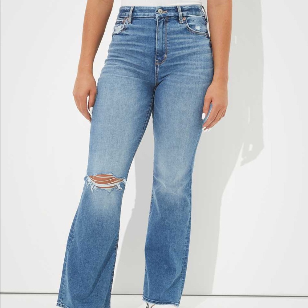 American Eagle Super Hi-Rise Flare Medium Wash Distressed Jeans, size 12